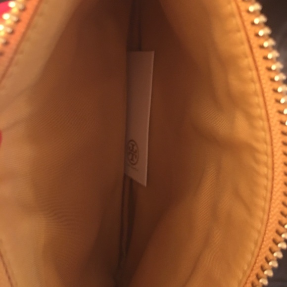 💯NWT !! Tory Burch Wristlet !! - Picture 5 of 7